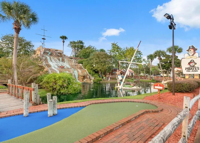 Spectacular 3Br 4Ba W/ Private Pool, 2 Min Walk To Beach - Sleeps 15!