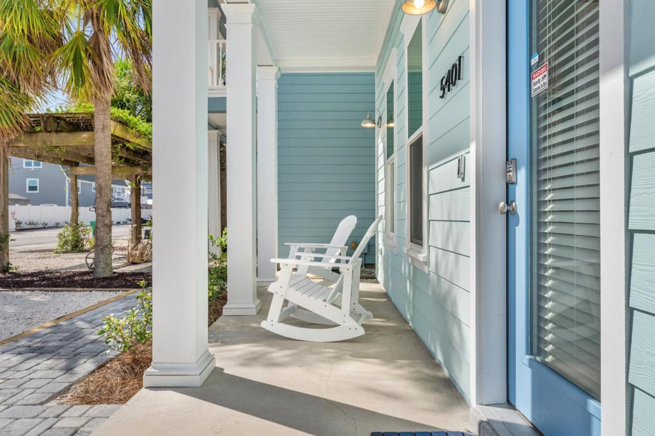 Spectacular 3br 4ba W/ Private Pool, 2 Min Walk To - Sleeps 15! Holiday home Panama City Beach