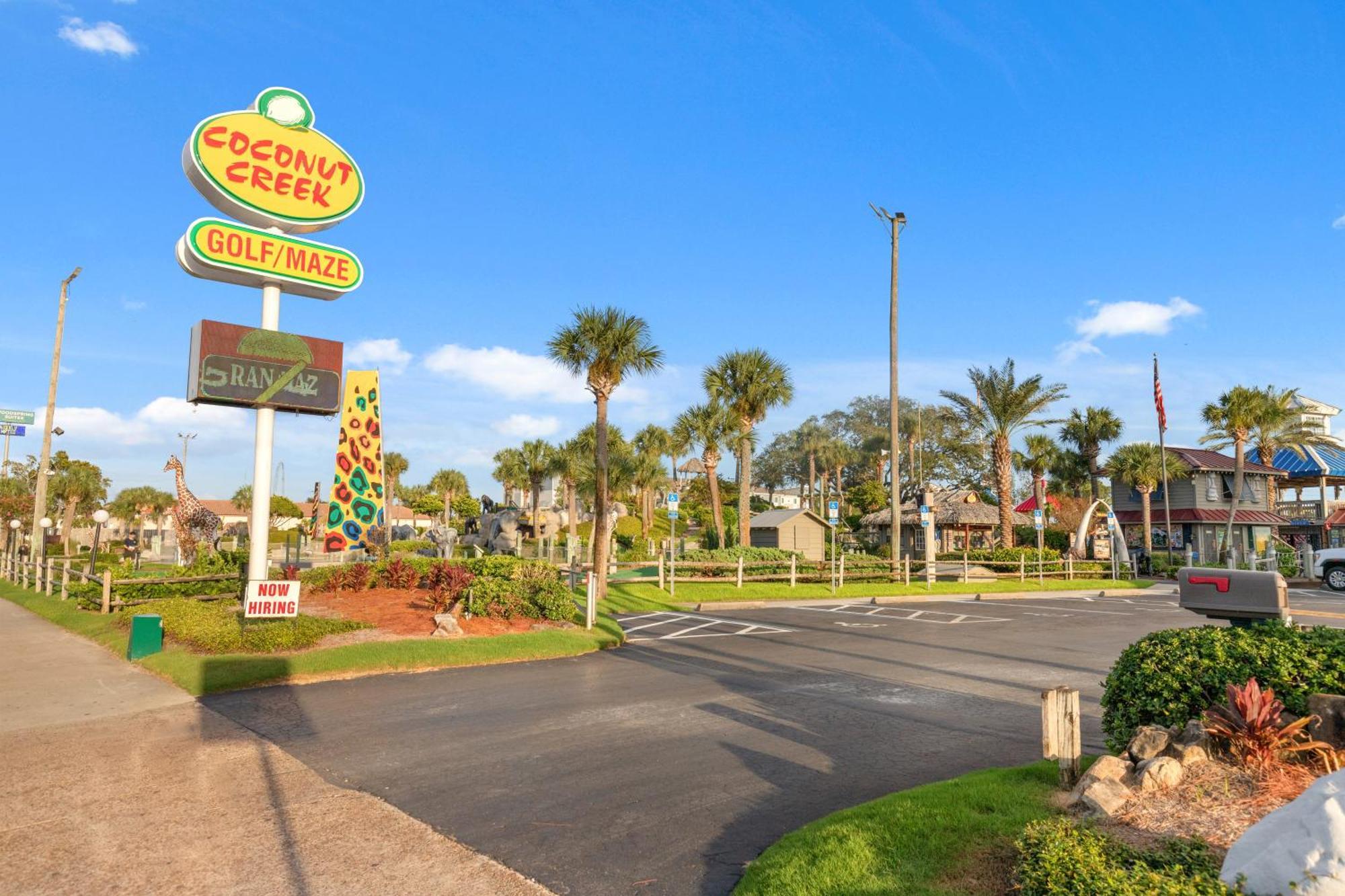 Holiday home Spectacular 3br 4ba W/ Private Pool, 2 Min Walk To - Sleeps 15! Panama City Beach